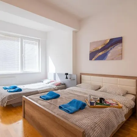 Eluxory Apartmán *