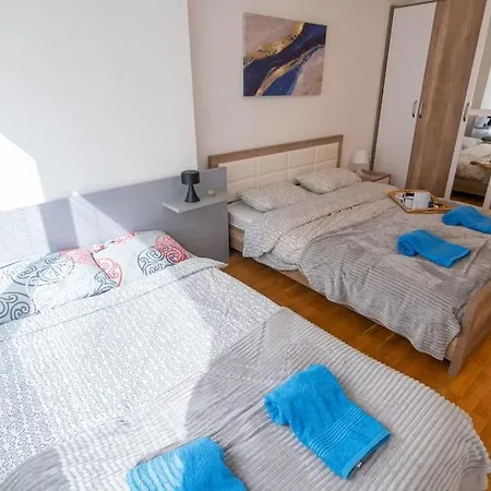Eluxory Apartmán
