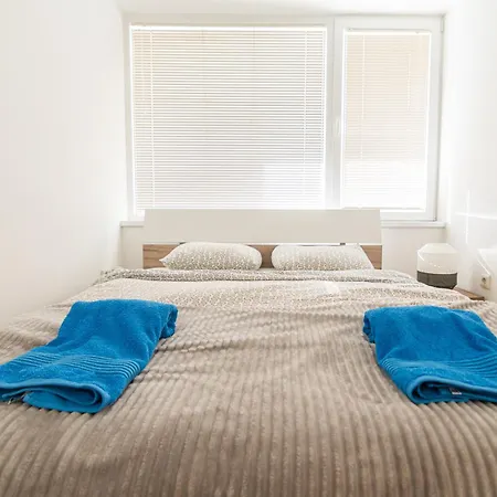 Eluxory Apartmán *