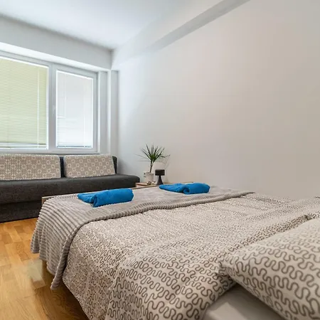 Eluxory Apartmán